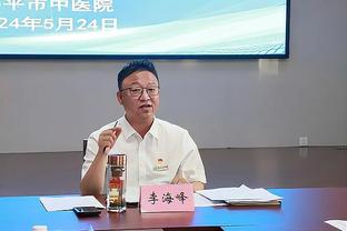 为何大学选传媒专业？哈特：因为能得到免费苹果电脑 就为这个